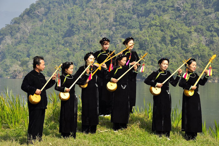 Tay ethnic folkloric performance